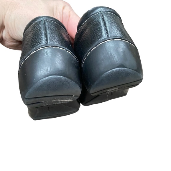 Clark's Black Flat Casual Shoe Closed Toe comfortable Slip-On Loafer size 7 M - Picture 5 of 9